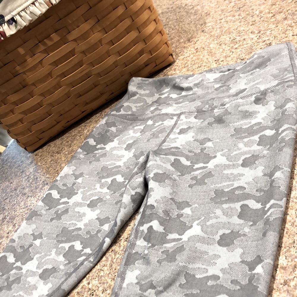 Kyodan Gray Camo Type Pattern Stretch Leggings Pa… - image 1